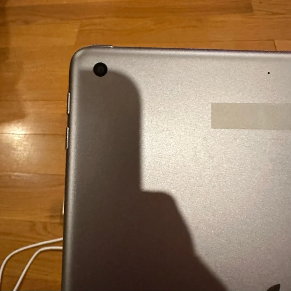 Refurbished Apple iPad (2018) - Space Gray (Renewed)